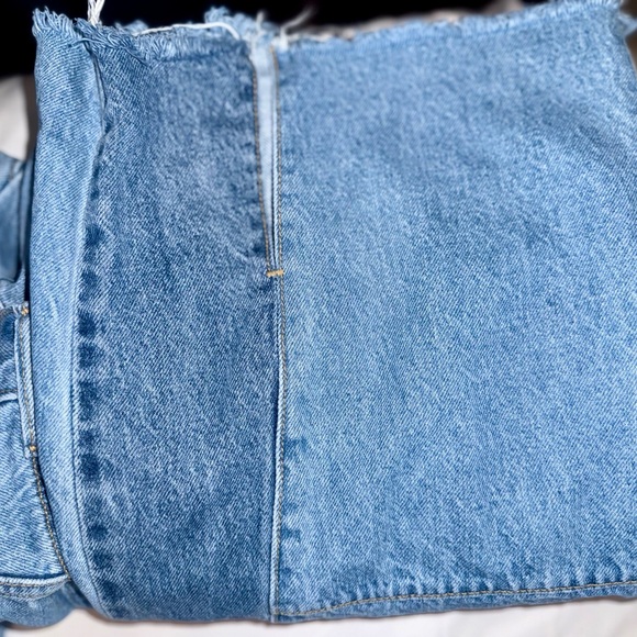 Old Navy Light Blue Flare Jeans with Raw Hem - Picture 4 of 6